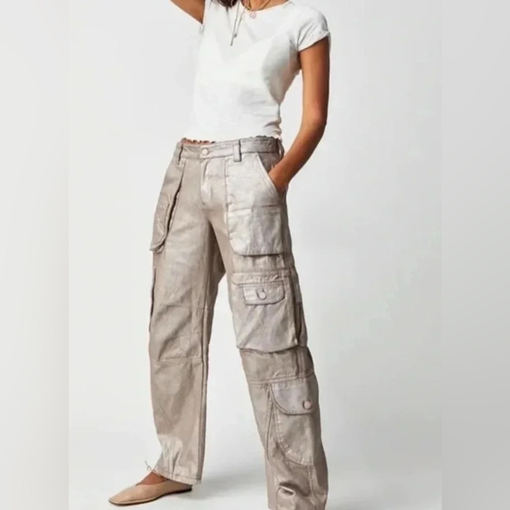 NEW Free People Lap Of Luxury Barrel Cargo Pants‎ Metallic Silver 29 Jeans